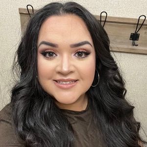 Meet your Posher, Daniela